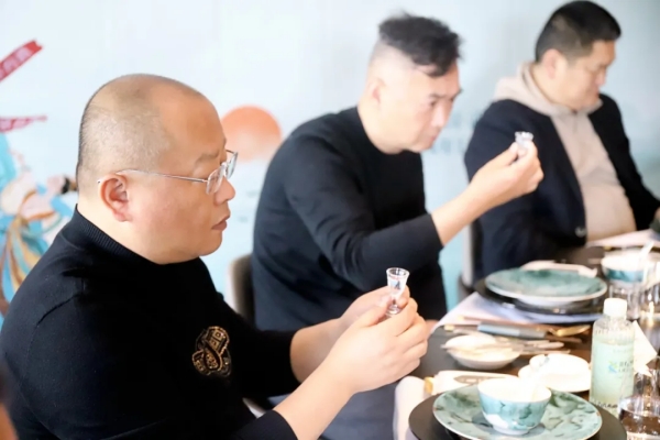 640 (13)_副本